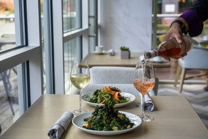Dining 60 of 94