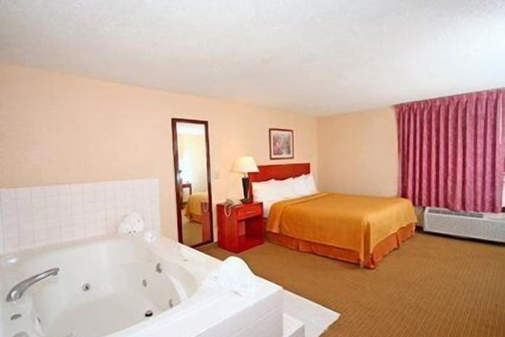 Room 18 of 35