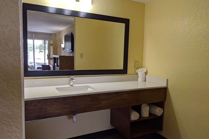 Room 14 of 50