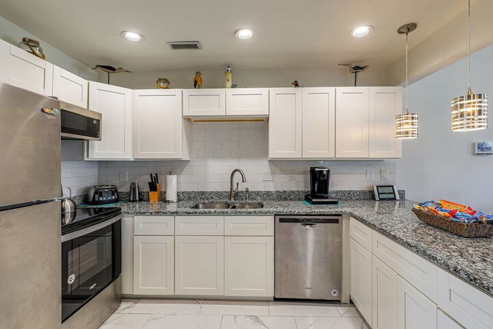 North Topsail Beach Townhome: Walk to the Beach!
