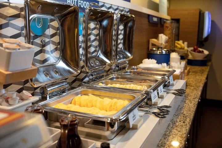 Breakfast/Coffee Service 28 of 37