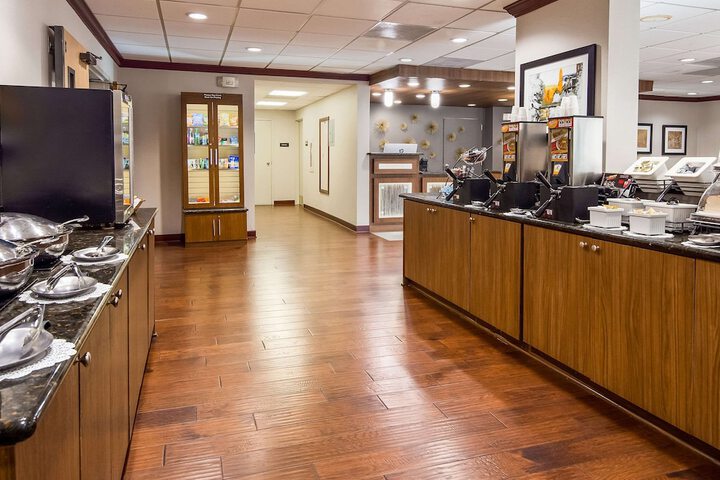 Breakfast/Coffee Service 29 of 34