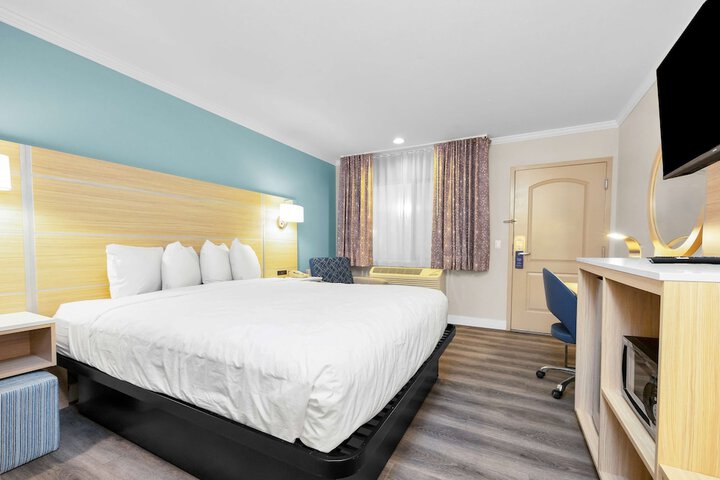 Room 46 of 54