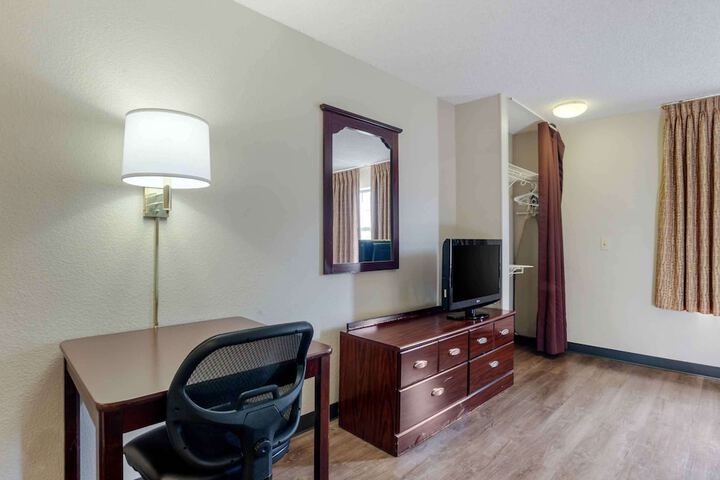 Room 30 of 32