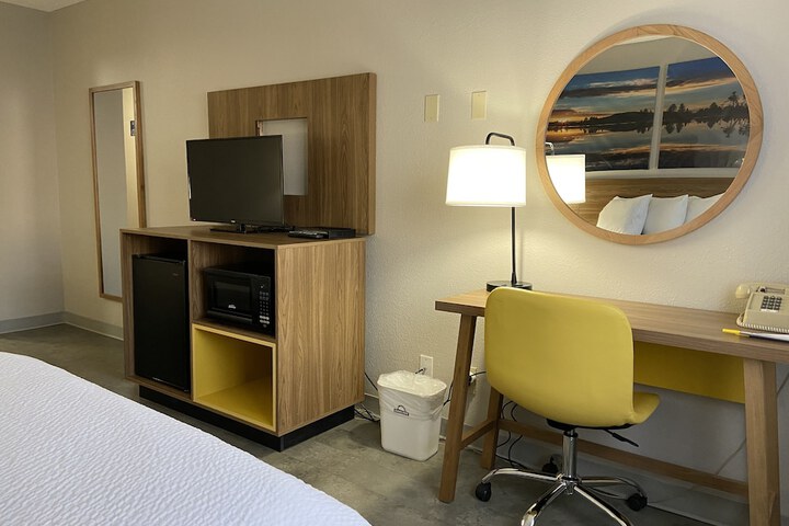 Room 8 of 46