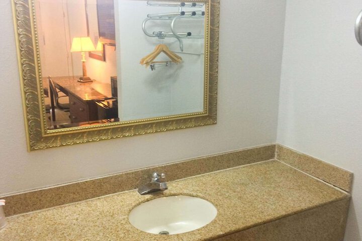 Room 9 of 21