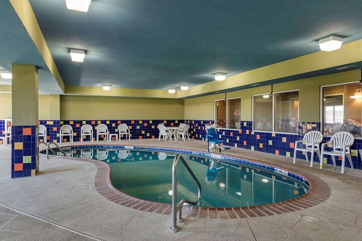 Pool 4 of 27