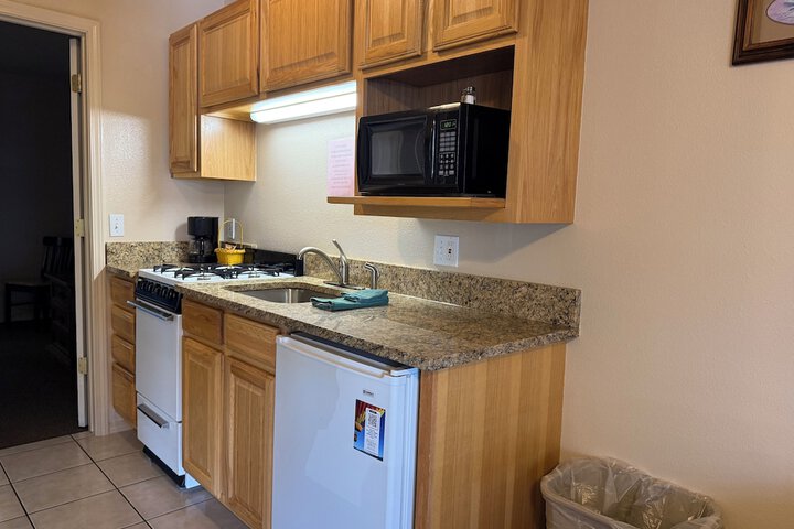 Mountain Landing Suites & RV Park