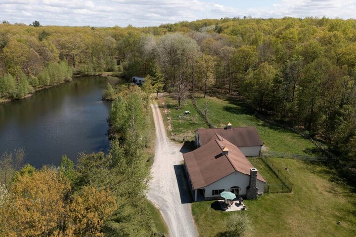 Modern Farm Home 2hr NYC BOS Peaceful Wifi