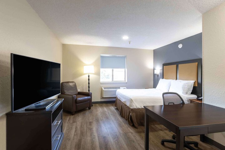 Room 14 of 32