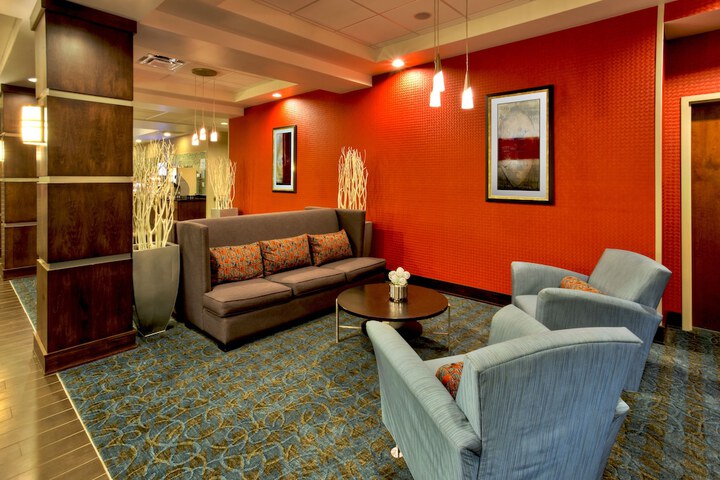 Holiday Inn Express & Suites Oak Ridge by IHG