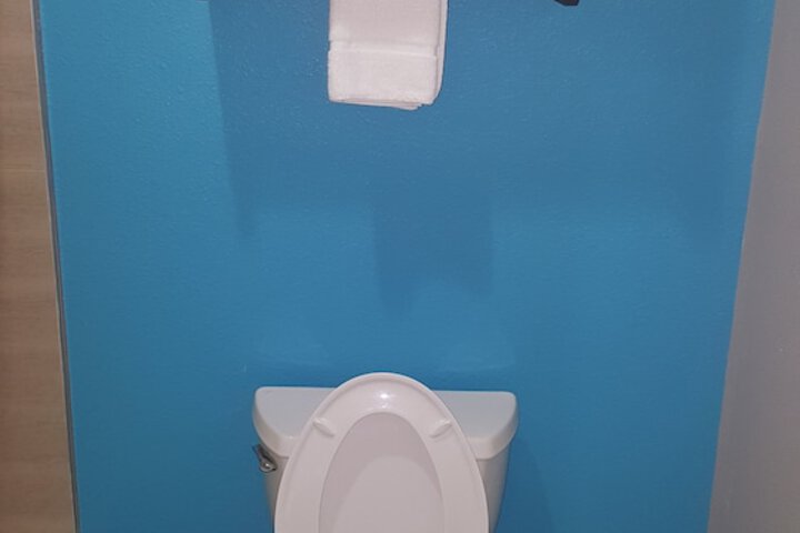 Room 34 of 40