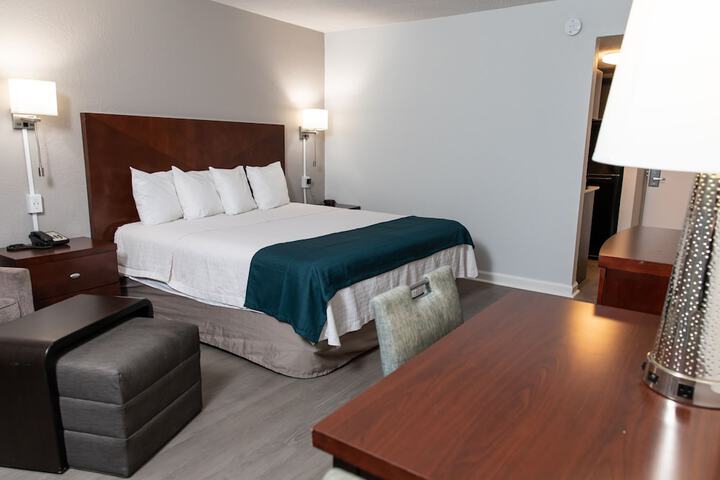 Room 10 of 22