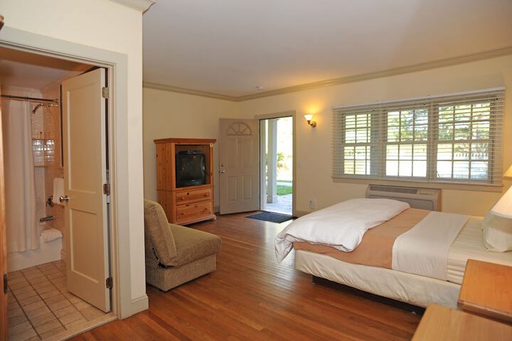 Room 19 of 33