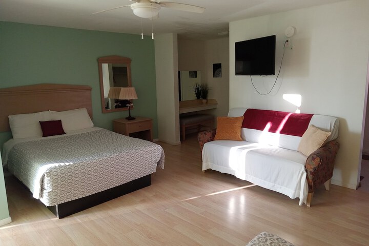 Room 28 of 38