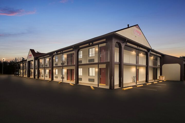 Hotel 7 of 33