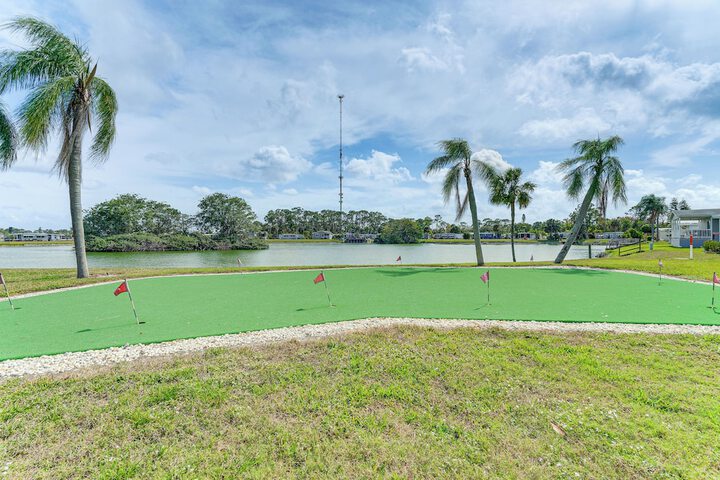 Swim Golf & Relax: Family Gem in North Fort Myers