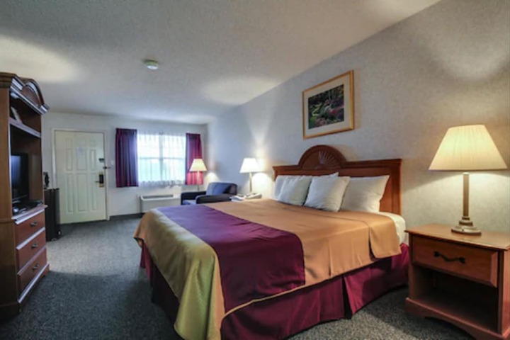 Room 8 of 23