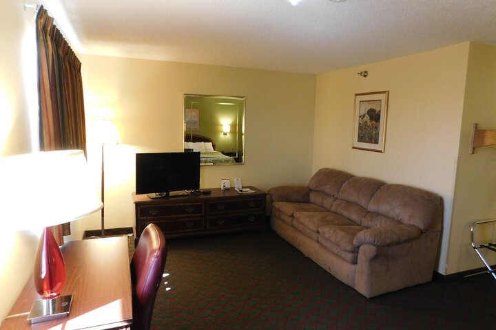 Room 13 of 40