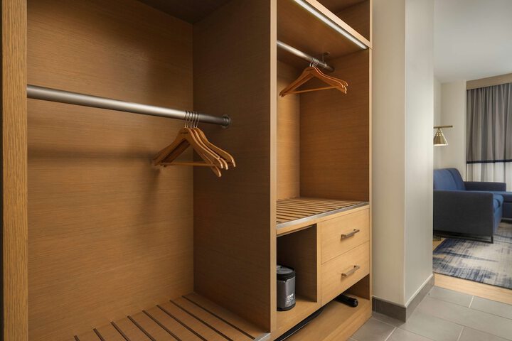 Room 14 of 38