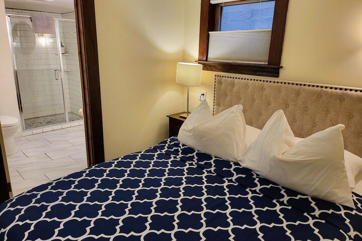 Room 32 of 44