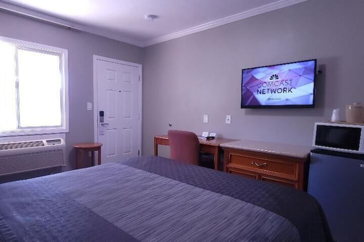 Room 43 of 59