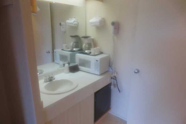Room 12 of 18