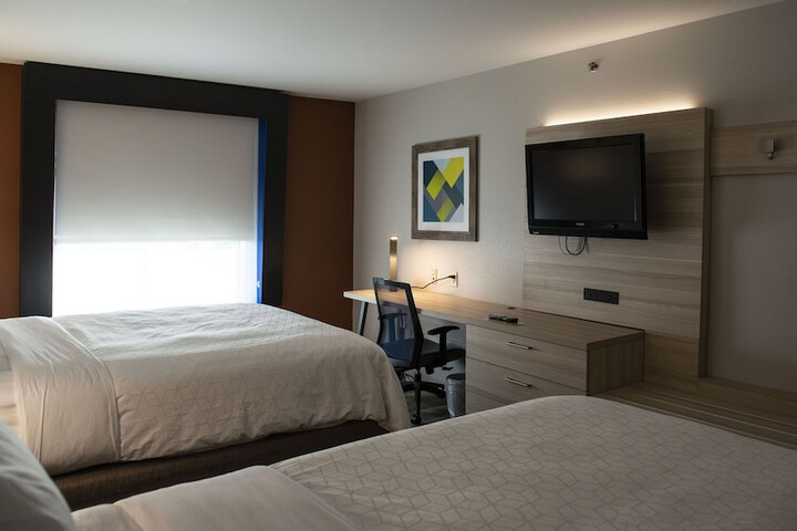 Holiday Inn Express & Suites Sedalia by IHG