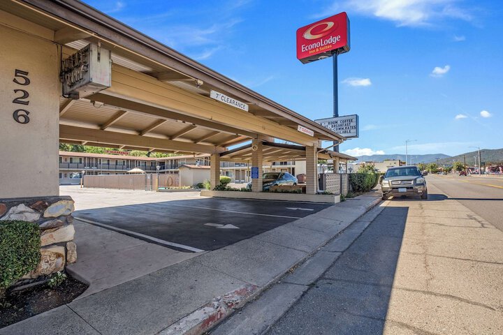 Econo Lodge Inn & Suites Yreka