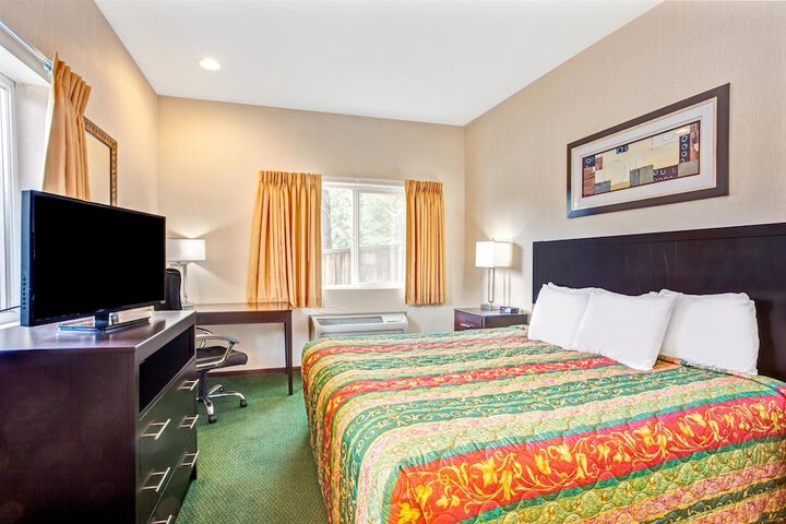 Days Inn by Wyndham Seattle Aurora
