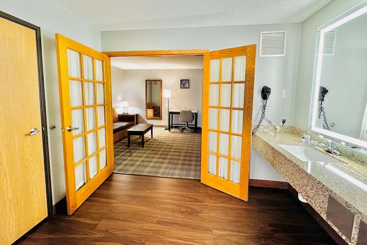 Room 33 of 53