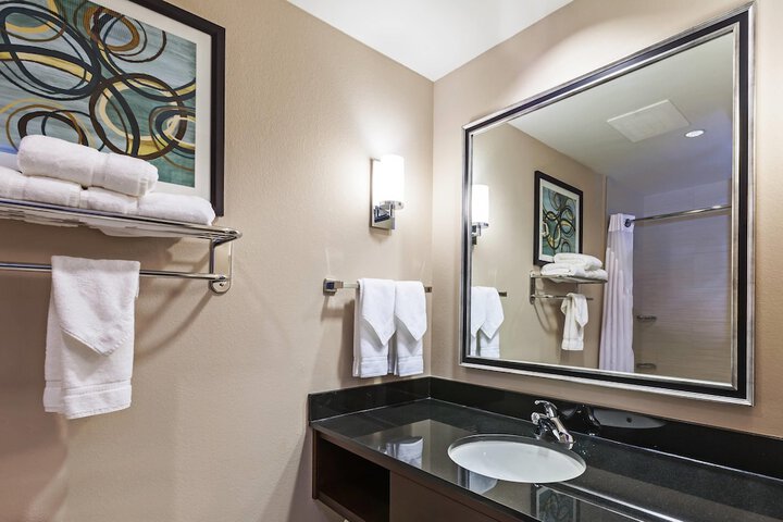 Clarion Hotel The Colony - Plano West