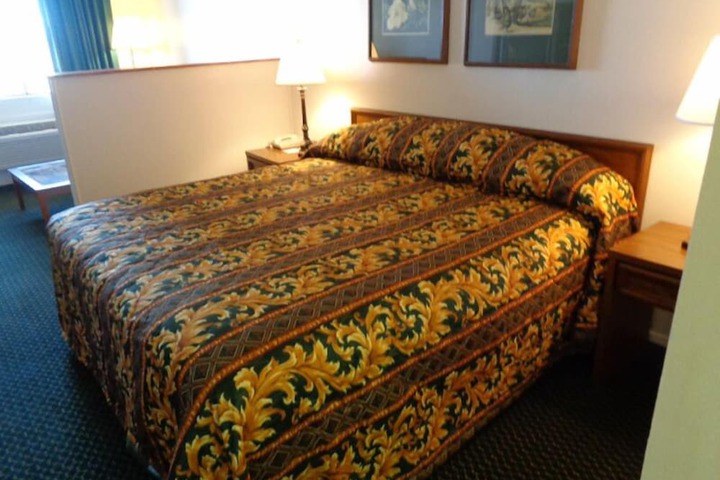 Windcrest Inn and Suites