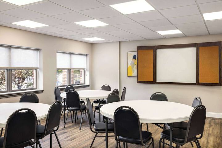 Days Inn by Wyndham Hershey