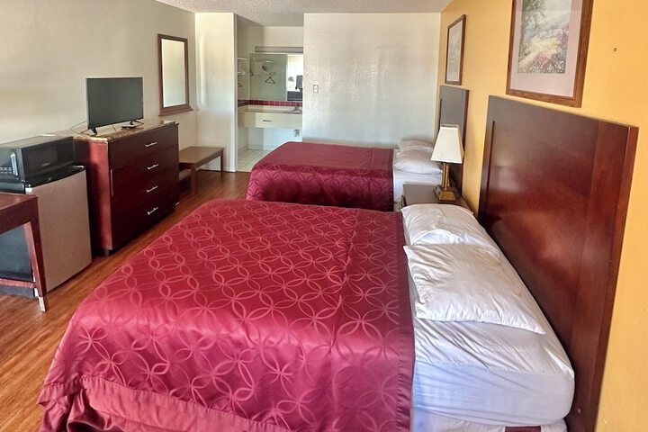 Room 11 of 20