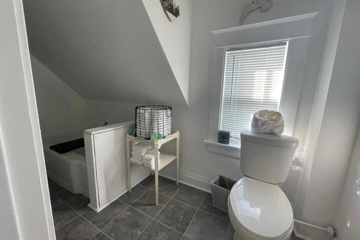 3 Bedroom House with Lake Pepin views with access to shared pool