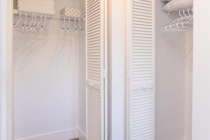 Bass & Sun Condominium 2 / 2 Bedroom