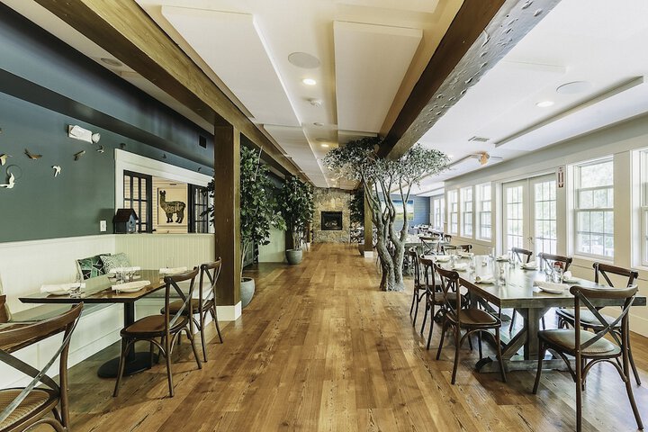 Dining 133 of 143