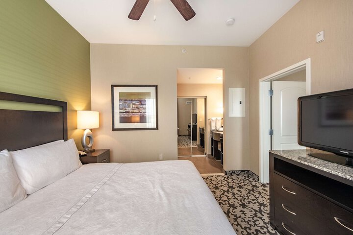 Homewood Suites by Hilton Oxnard / Camarillo