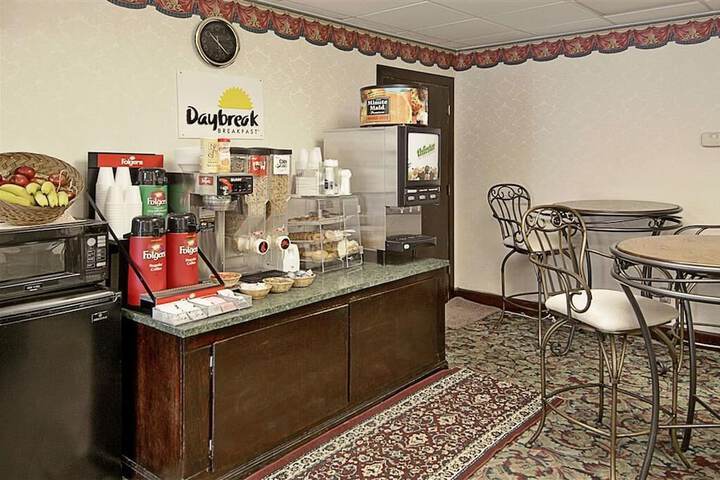 Breakfast/Coffee Service 7 of 7