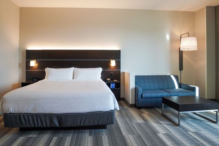 Room 43 of 87