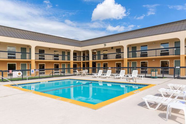 Pool 6 of 52