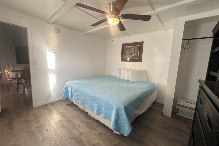 Room 70 of 105
