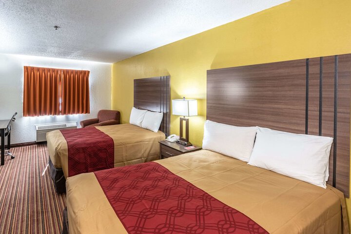Room 32 of 36