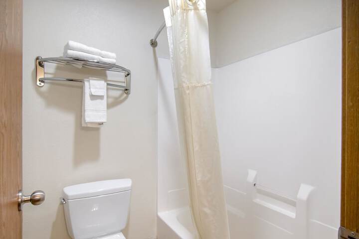 Room 20 of 28