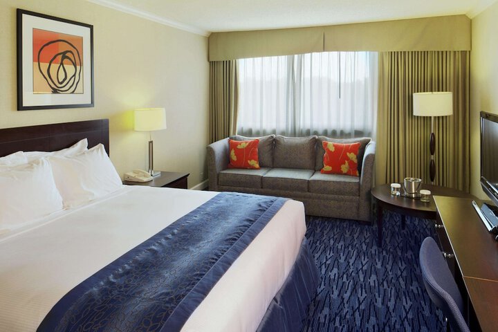 DOUBLETREE BY HILTON NORWALK