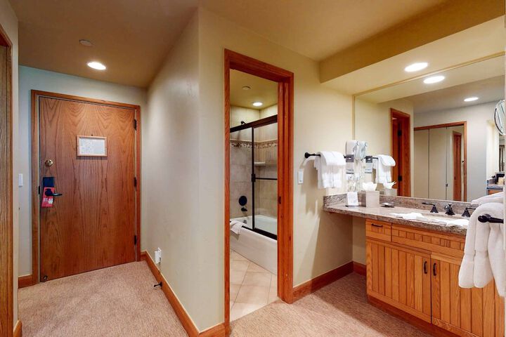 Room 68 of 222