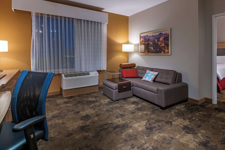 Room 18 of 25