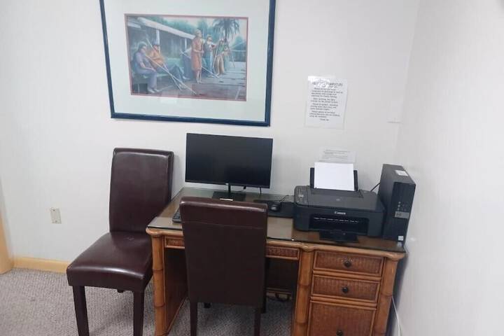 Business Center 16 of 18