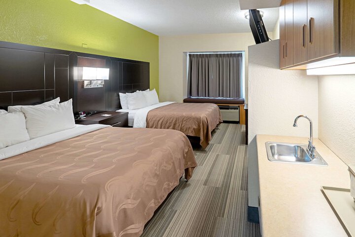Room 8 of 39